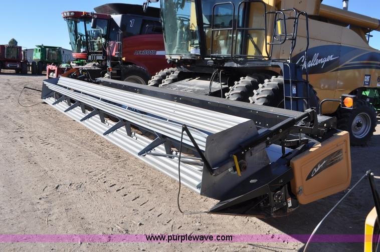 image for item C3227 2004 AGCO Challenger 670 combine
