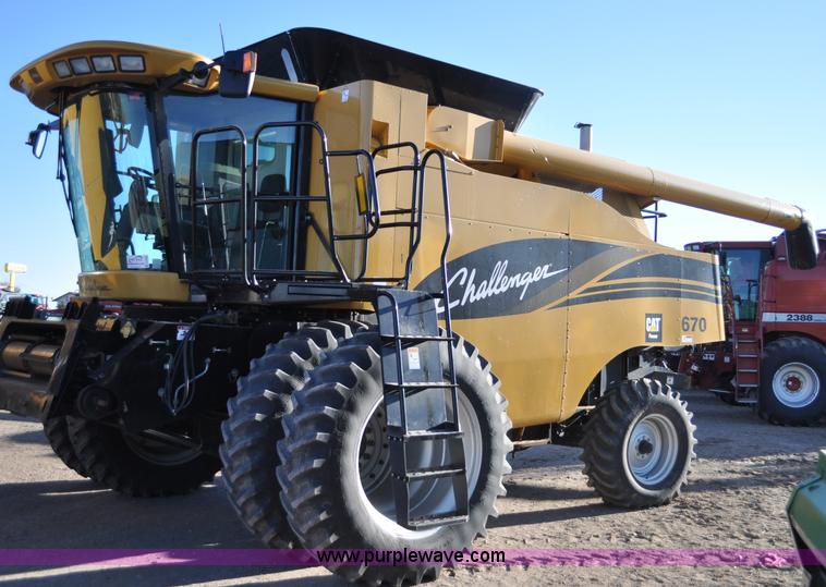 image for item C3228 2004 AGCO Challenger 670 combine