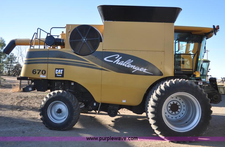 image for item C3228 2004 AGCO Challenger 670 combine