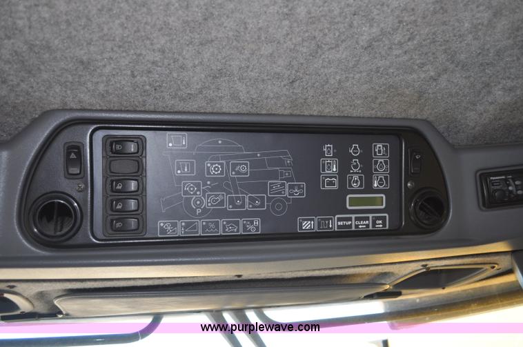 image for item C3228 2004 AGCO Challenger 670 combine