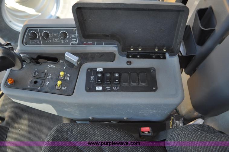 image for item C3228 2004 AGCO Challenger 670 combine