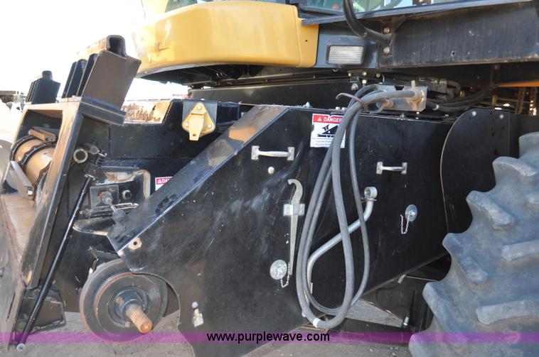 image for item C3228 2004 AGCO Challenger 670 combine