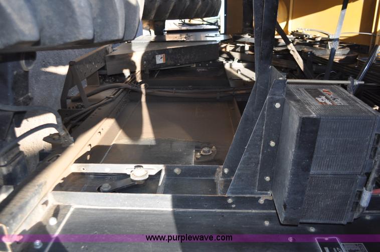 image for item C3228 2004 AGCO Challenger 670 combine