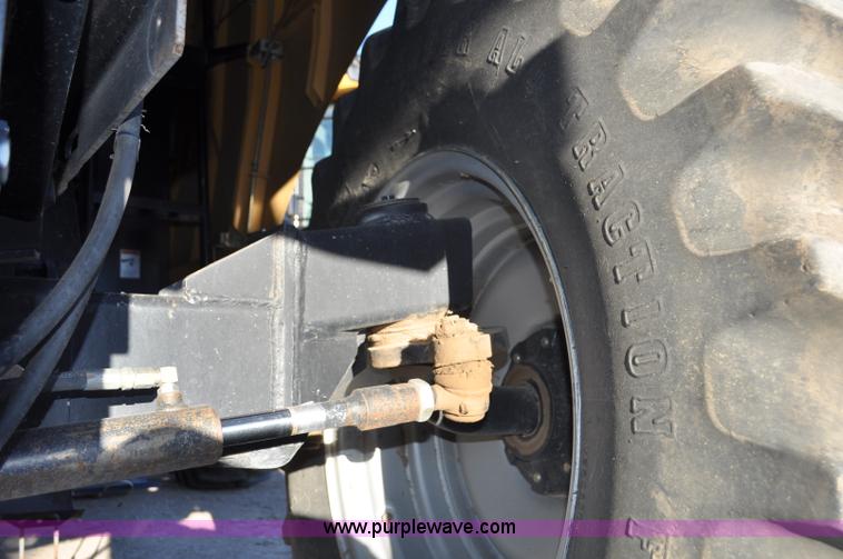 image for item C3228 2004 AGCO Challenger 670 combine