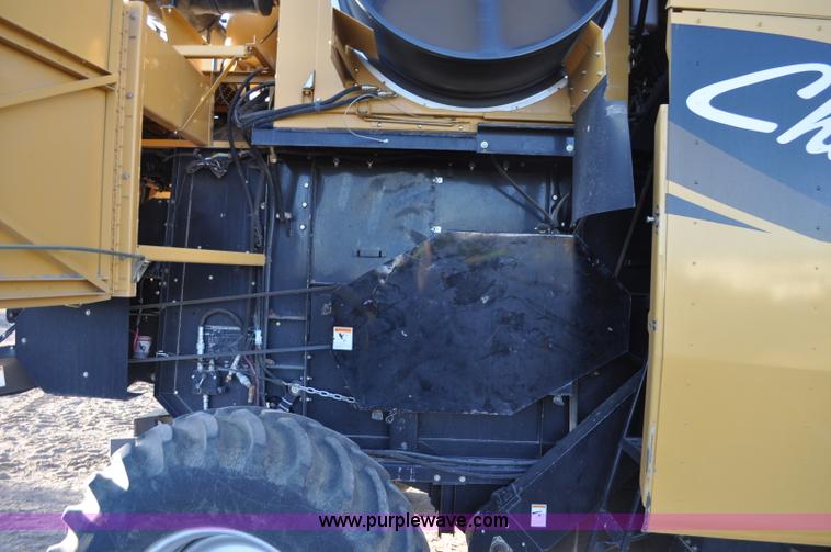 image for item C3228 2004 AGCO Challenger 670 combine