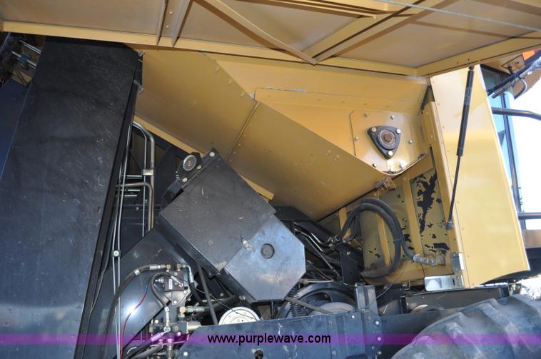 image for item C3228 2004 AGCO Challenger 670 combine