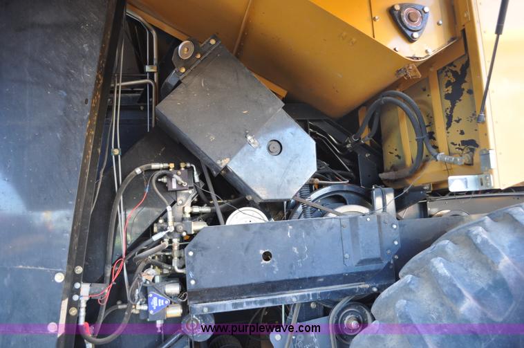 image for item C3228 2004 AGCO Challenger 670 combine