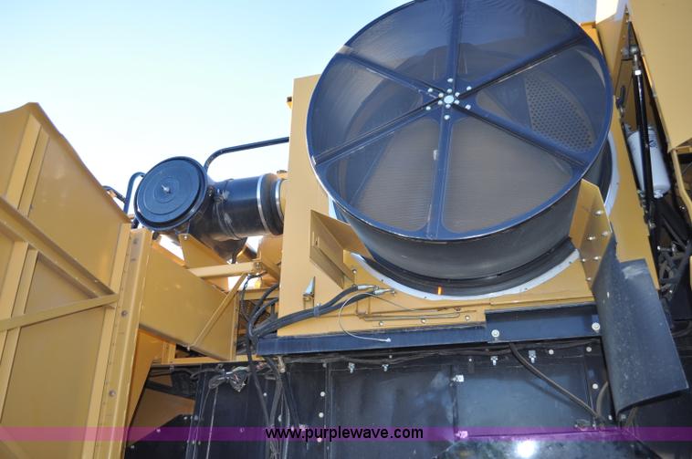 image for item C3228 2004 AGCO Challenger 670 combine