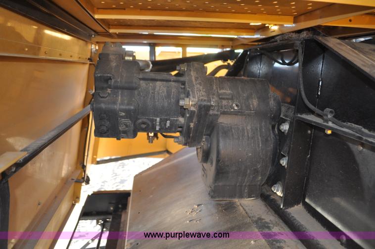 image for item C3228 2004 AGCO Challenger 670 combine