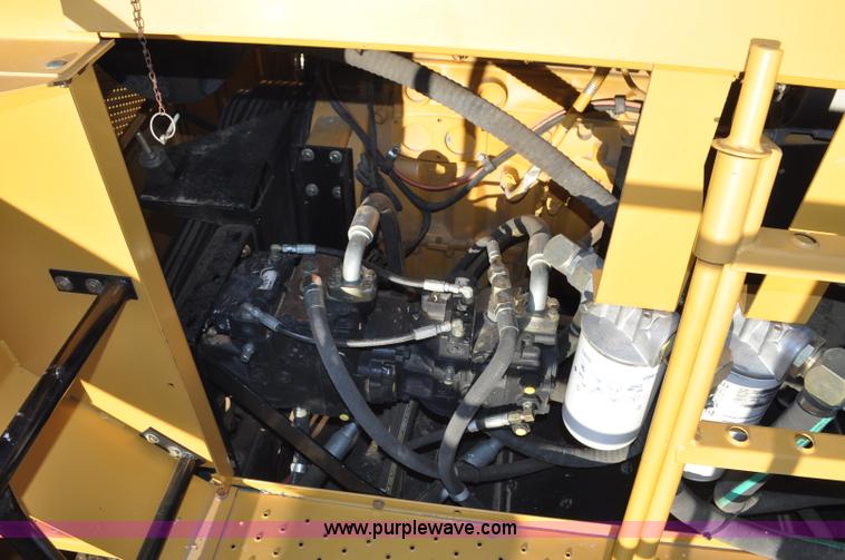 image for item C3228 2004 AGCO Challenger 670 combine