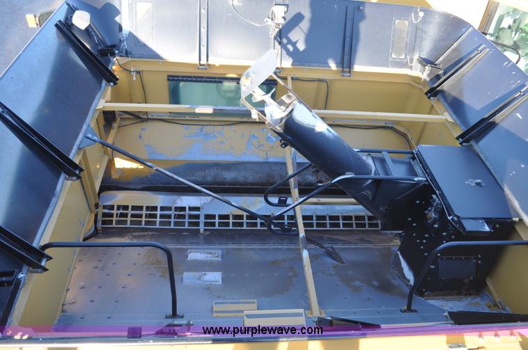 image for item C3228 2004 AGCO Challenger 670 combine