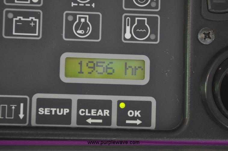 image for item C3228 2004 AGCO Challenger 670 combine