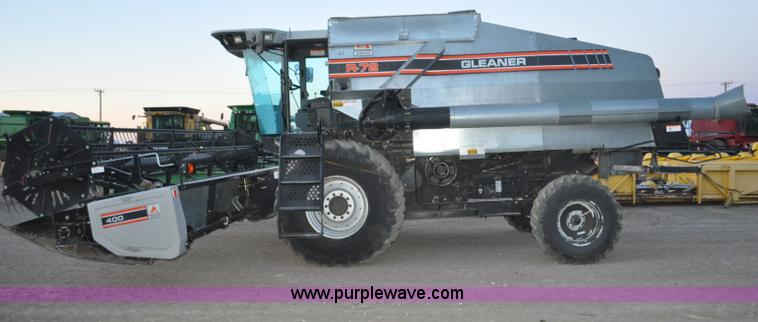 image for item C3231 1992 Gleaner R72 combine
