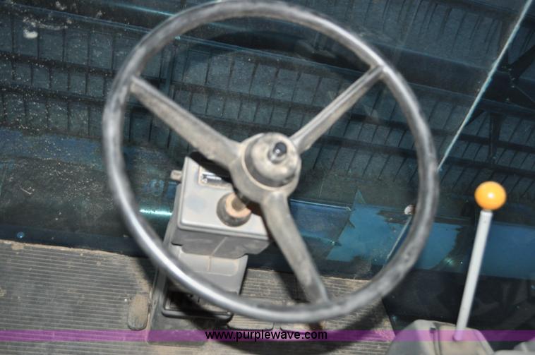 image for item C3231 1992 Gleaner R72 combine