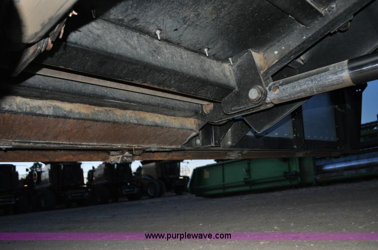 image for item C3231 1992 Gleaner R72 combine