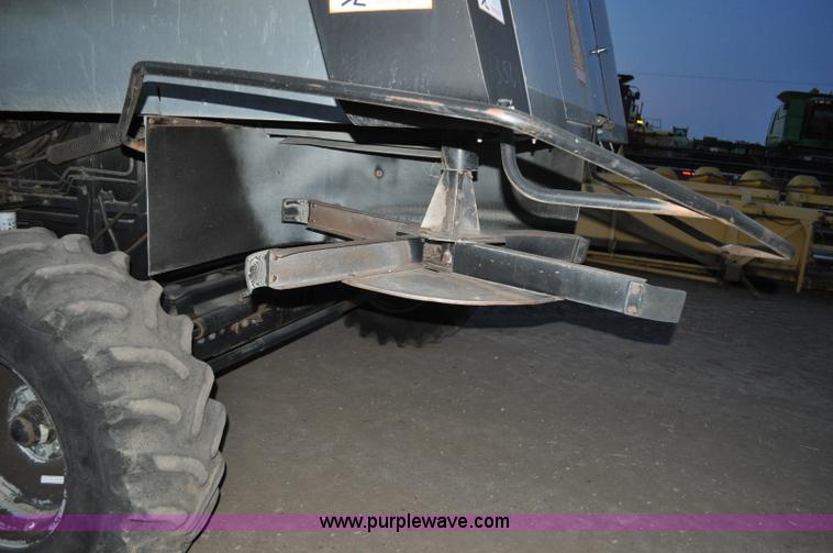 image for item C3231 1992 Gleaner R72 combine