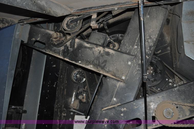 image for item C3231 1992 Gleaner R72 combine