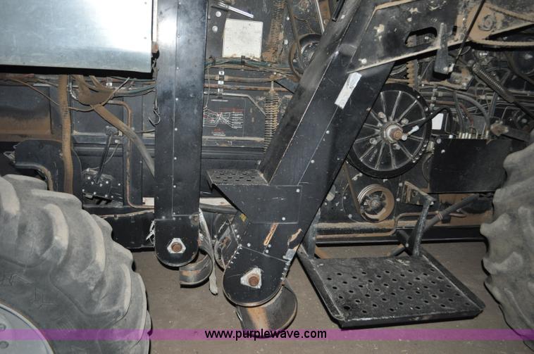 image for item C3231 1992 Gleaner R72 combine