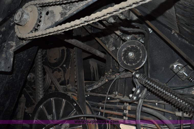 image for item C3231 1992 Gleaner R72 combine