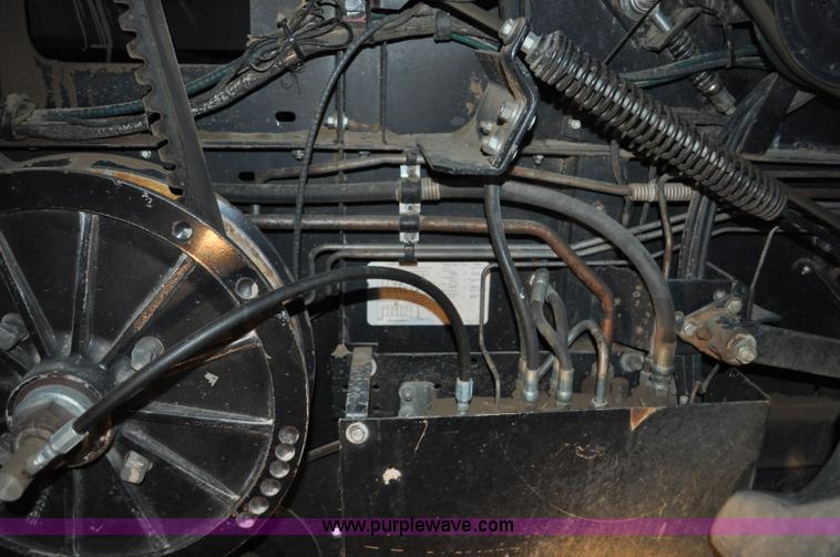 image for item C3231 1992 Gleaner R72 combine