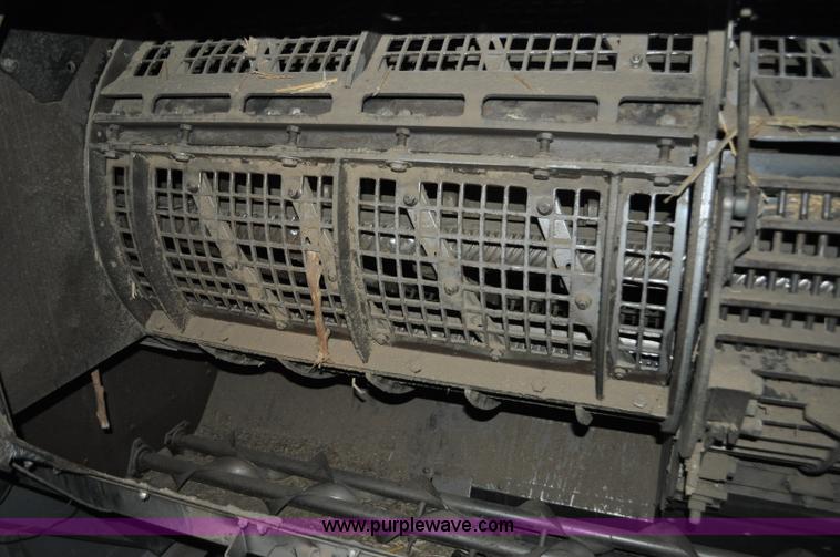 image for item C3231 1992 Gleaner R72 combine