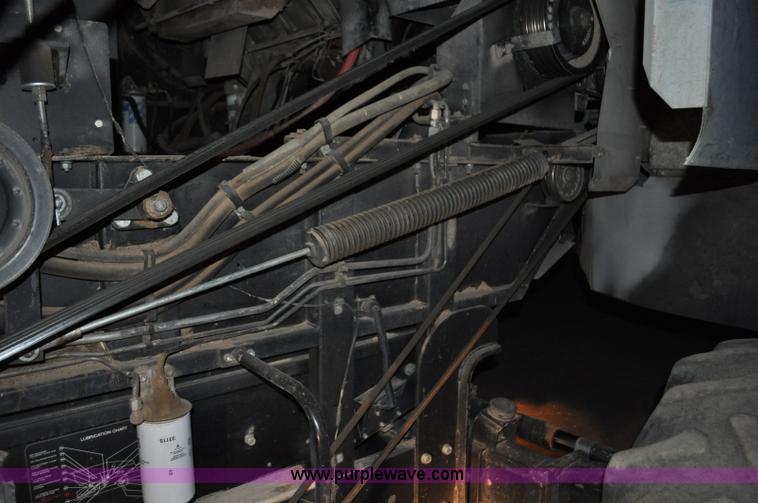 image for item C3231 1992 Gleaner R72 combine