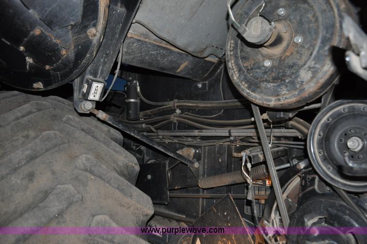 image for item C3231 1992 Gleaner R72 combine