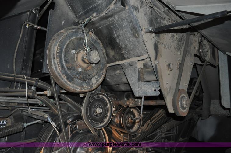 image for item C3231 1992 Gleaner R72 combine