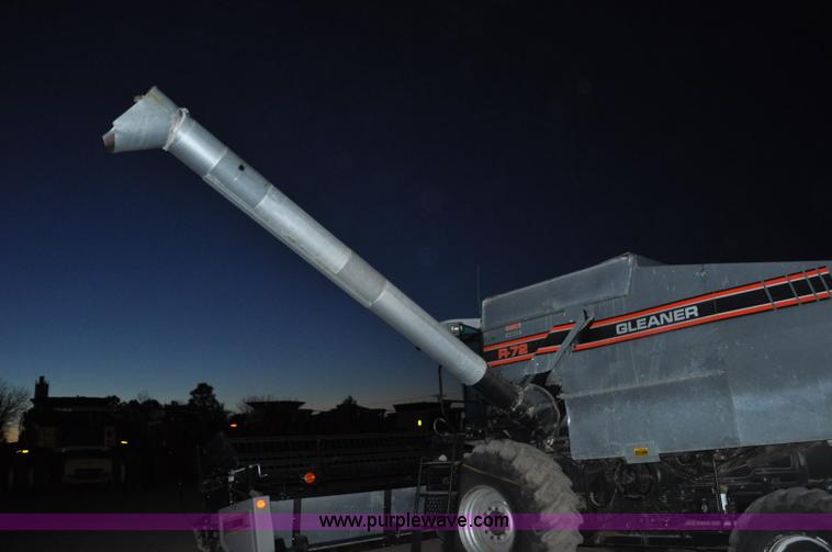 image for item C3231 1992 Gleaner R72 combine