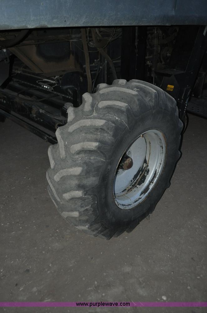 image for item C3231 1992 Gleaner R72 combine