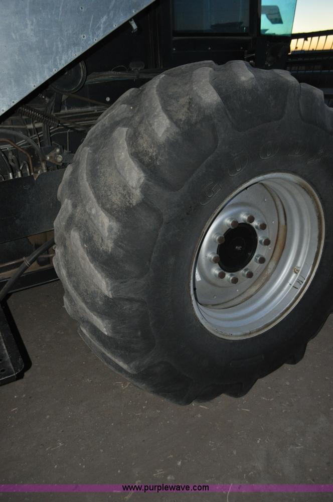 image for item C3231 1992 Gleaner R72 combine