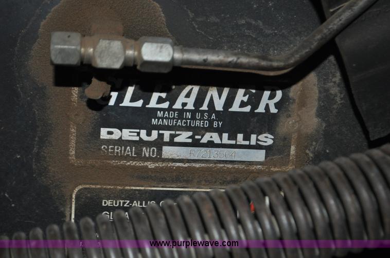 image for item C3231 1992 Gleaner R72 combine