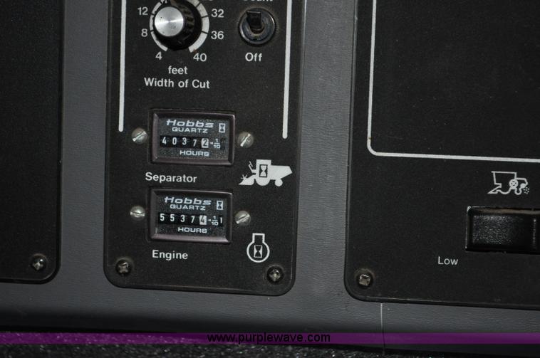 image for item C3231 1992 Gleaner R72 combine