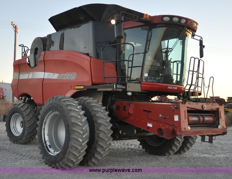 image for item C3232 2004 Case IH 8010 combine