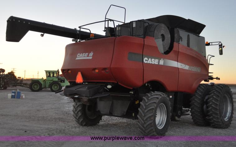 image for item C3232 2004 Case IH 8010 combine