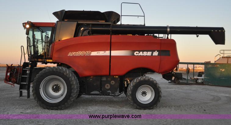 image for item C3232 2004 Case IH 8010 combine