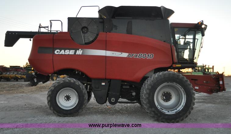 image for item C3232 2004 Case IH 8010 combine