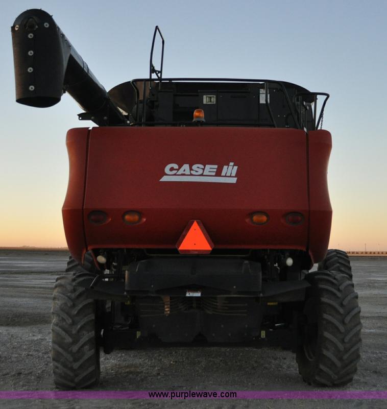 image for item C3232 2004 Case IH 8010 combine