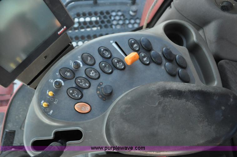 image for item C3232 2004 Case IH 8010 combine