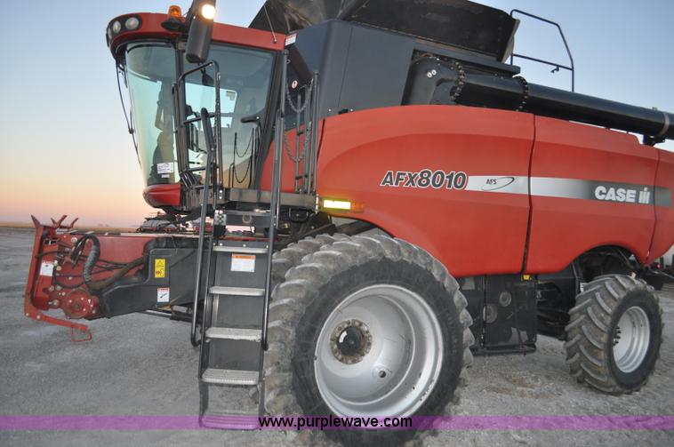 image for item C3232 2004 Case IH 8010 combine