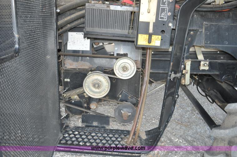 image for item C3232 2004 Case IH 8010 combine