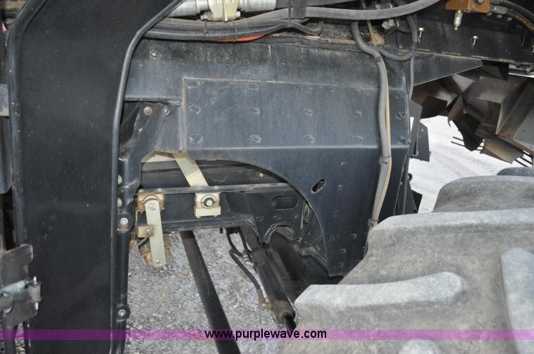 image for item C3232 2004 Case IH 8010 combine