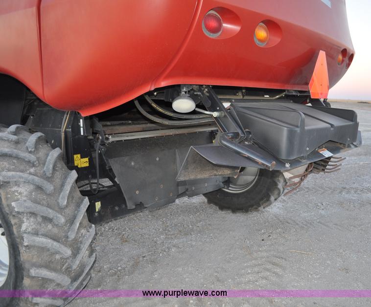 image for item C3232 2004 Case IH 8010 combine