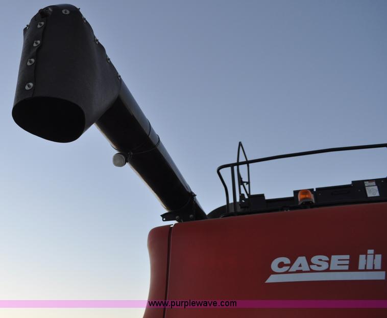image for item C3232 2004 Case IH 8010 combine