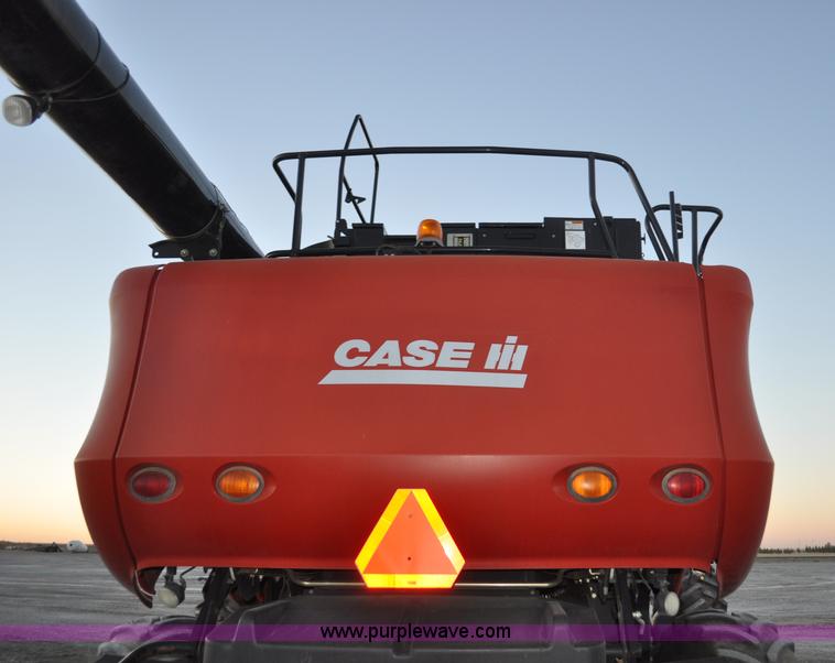 image for item C3232 2004 Case IH 8010 combine