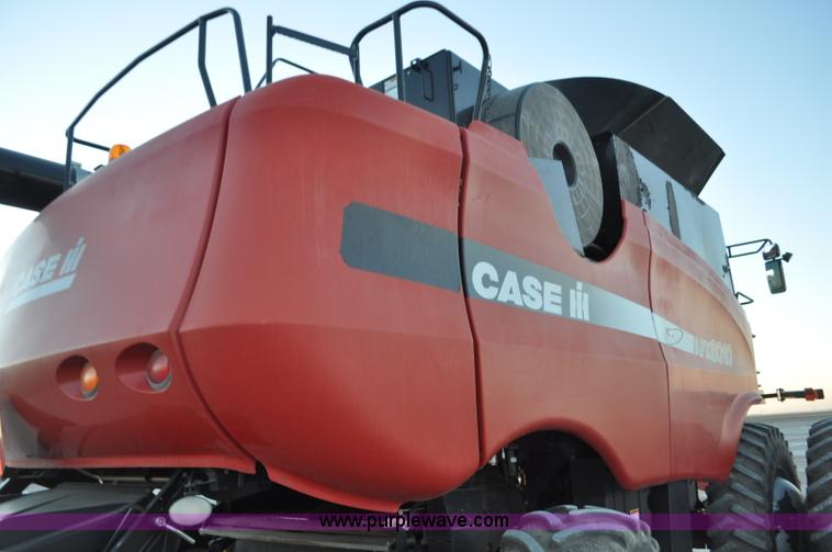 image for item C3232 2004 Case IH 8010 combine