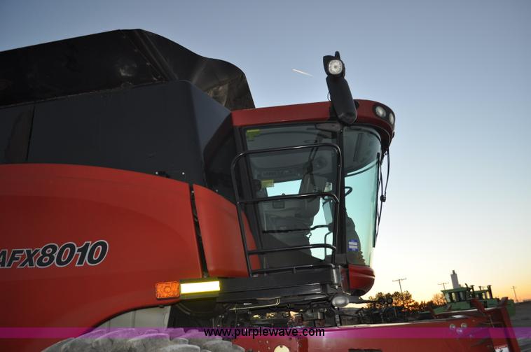 image for item C3232 2004 Case IH 8010 combine
