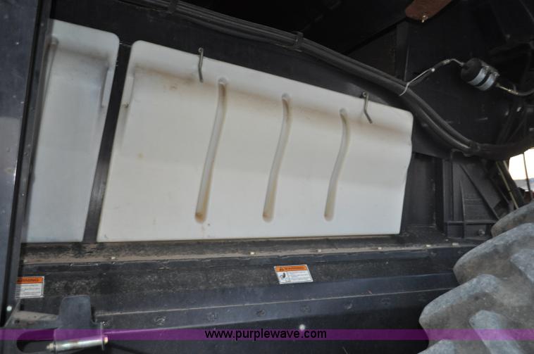 image for item C3232 2004 Case IH 8010 combine