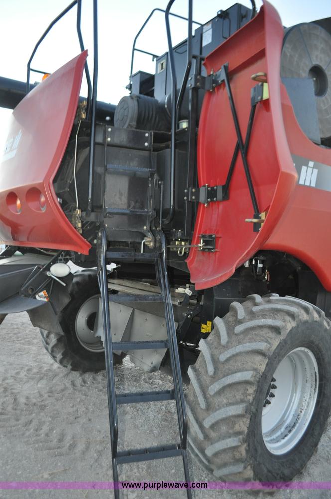 image for item C3232 2004 Case IH 8010 combine