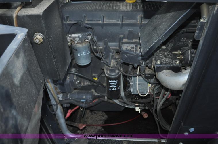 image for item C3232 2004 Case IH 8010 combine